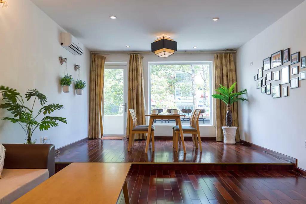 The Wooden Apartments - In The Heart Of Ben Thanh Ho Chi Minh City Bagian luar foto